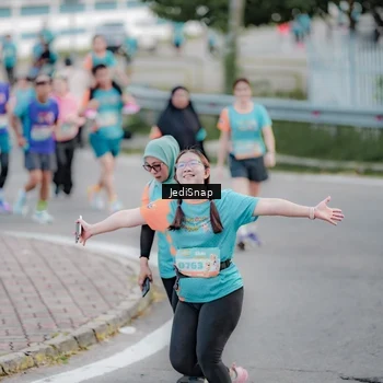 Runner Photo 8305339