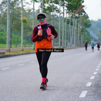Runner Photo 8305341