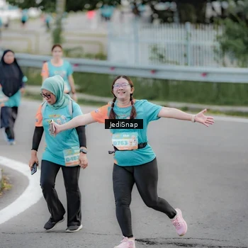 Runner Photo 8305346