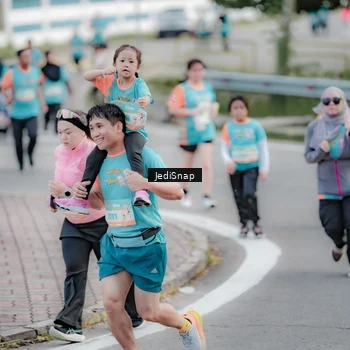 Runner Photo 8305416