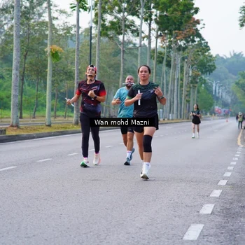Runner Photo 8305467
