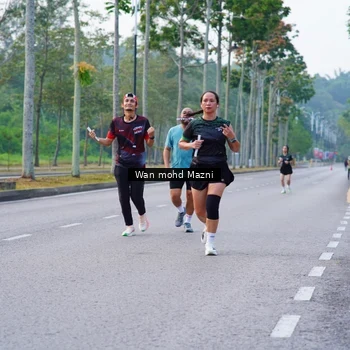 Runner Photo 8305475