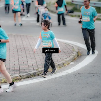 Runner Photo 8305564
