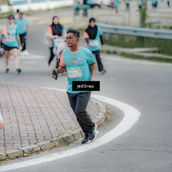 Runner Photo 8305566