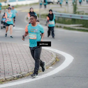 Runner Photo 8305567