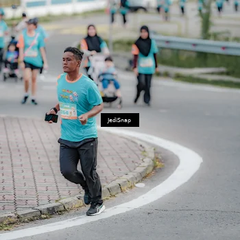 Runner Photo 8305651