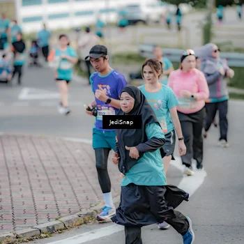 Runner Photo 8305664