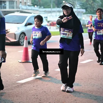Runner Photo 8305681