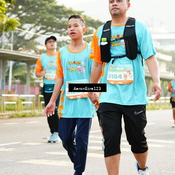Runner Photo 8305682