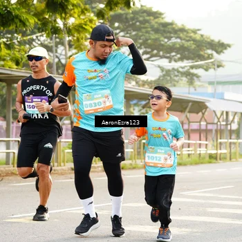 Runner Photo 8305719