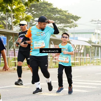 Runner Photo 8305726