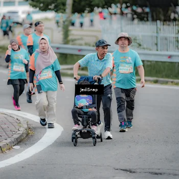 Runner Photo 8305835