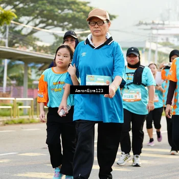 Runner Photo 8305962