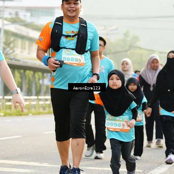 Runner Photo 8305972