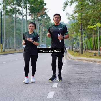 Runner Photo 8306001