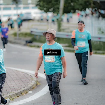 Runner Photo 8306002