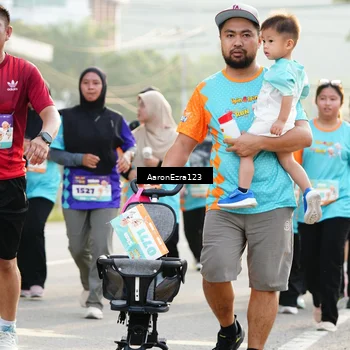 Runner Photo 8306003