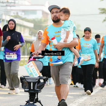 Runner Photo 8306007