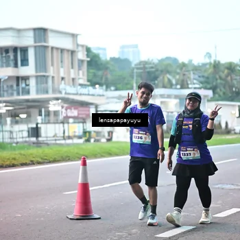 Runner Photo 8306009