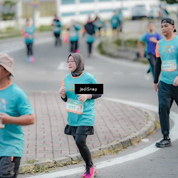 Runner Photo 8306047
