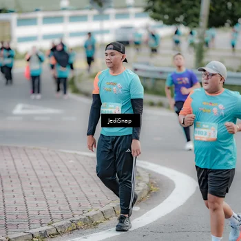 Runner Photo 8306056