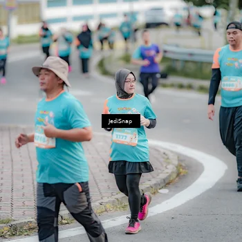 Runner Photo 8306057