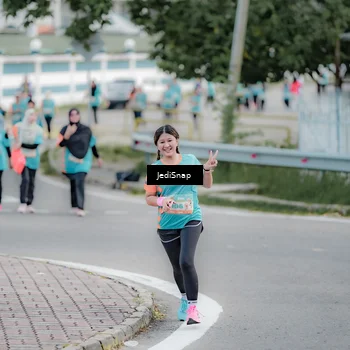 Runner Photo 8306157