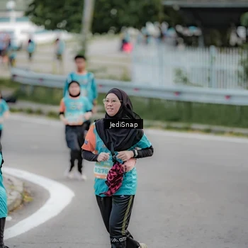 Runner Photo 8306310