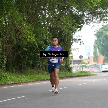 Runner Photo 8307000
