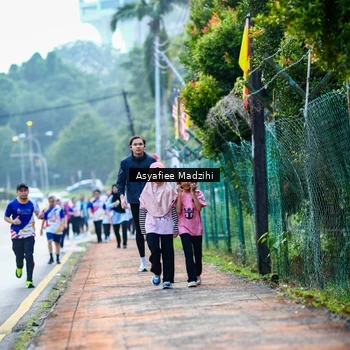 Runner Photo 8307003