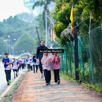 Runner Photo 8307010
