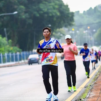 Runner Photo 8307011