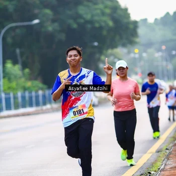 Runner Photo 8307018
