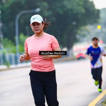 Runner Photo 8307023