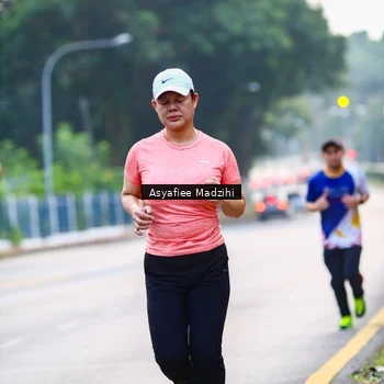 Runner Photo 8307025