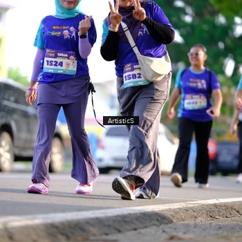 Runner Photo 8307035