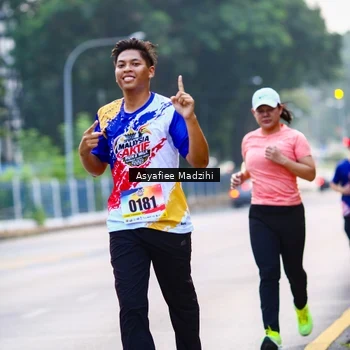 Runner Photo 8307038