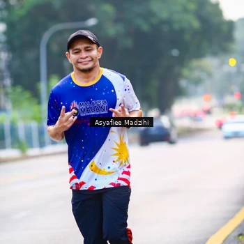 Runner Photo 8307040