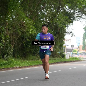 Runner Photo 8307043