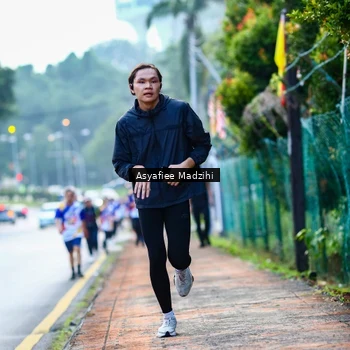 Runner Photo 8307044