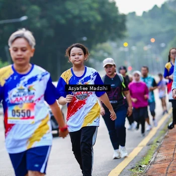 Runner Photo 8307065