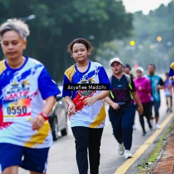 Runner Photo 8307066