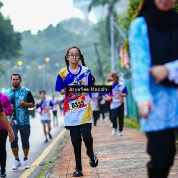 Runner Photo 8307091