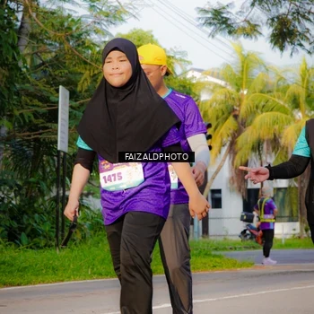 Runner Photo 8307100