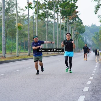 Runner Photo 8307159