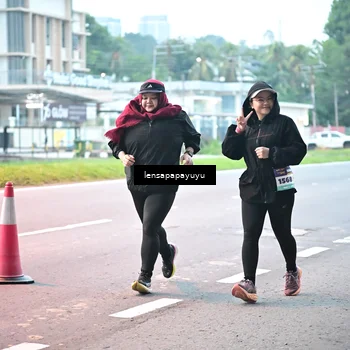 Runner Photo 8307349