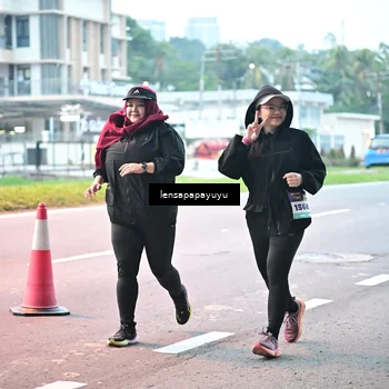 Runner Photo 8307360