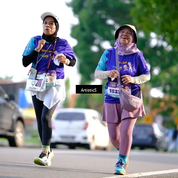 Runner Photo 8307376