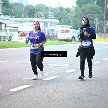 Runner Photo 8307410