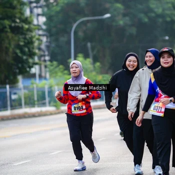 Runner Photo 8307799